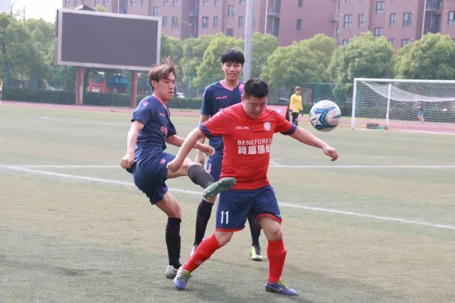 震撼！女方揭露丈夫不忠与丑闻，引发网友愤慨